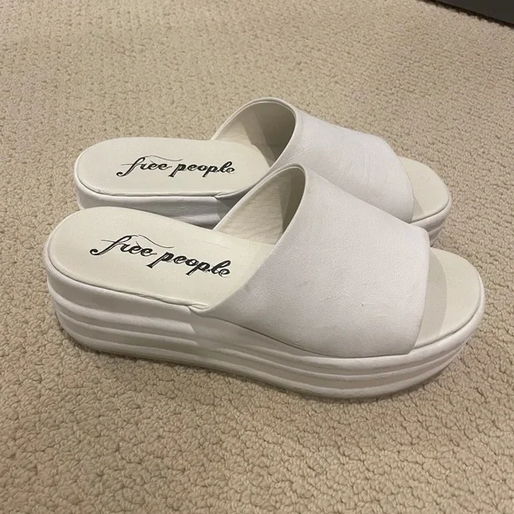 Free People Harbor Flatform Sandals - Picture 3 of 5